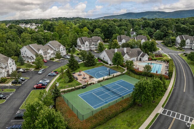 Photo - Rivercrest Apartments