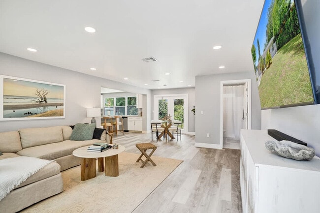 Photo - 1587 NE 30th St Unidad SI ID1503921P