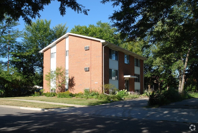 Building Photo - 141 Spartan Ave