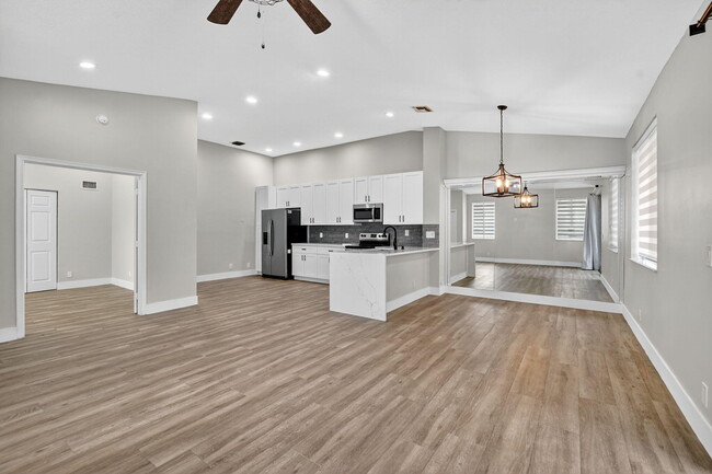 Photo - 851 NW 42nd Pl