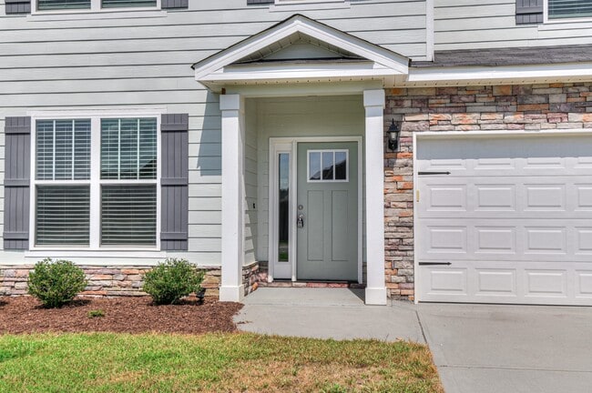 Photo - 140 Pebble Ln