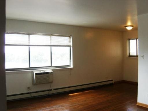 Photo - Riverwood Manor