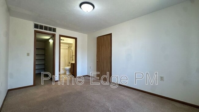 Photo - 1500 Knox St