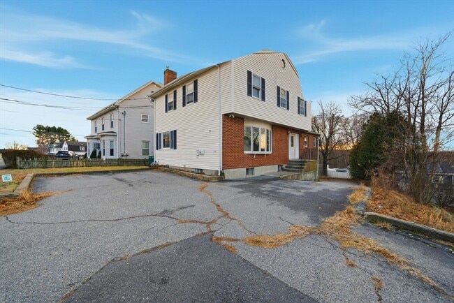 Photo - 99 Garfield Ave