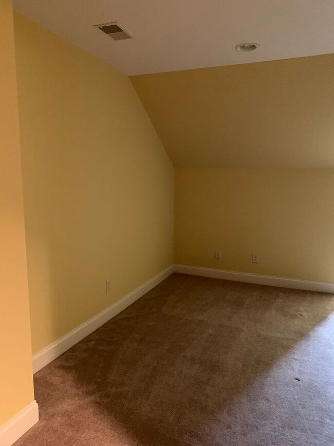 Photo - 136 Nickolas Cir