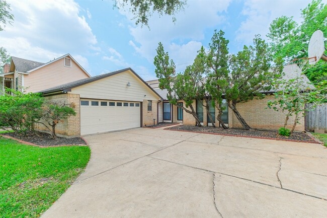 Photo - 2815 Arrowhead Dr