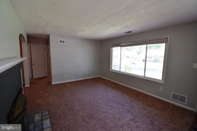 Photo - 1507 Oakview Dr