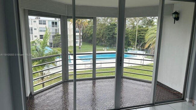 Building Photo - 1701 NE 191st St Unit A315