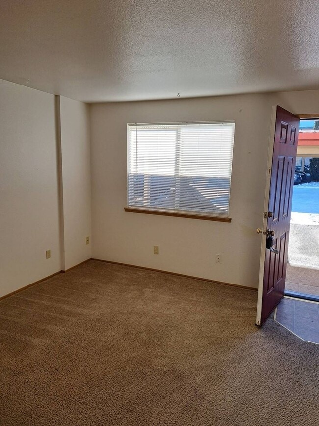 Photo - 2 Bed/1.5 Bath Apartment - NE Purcell Blvd Unit 11