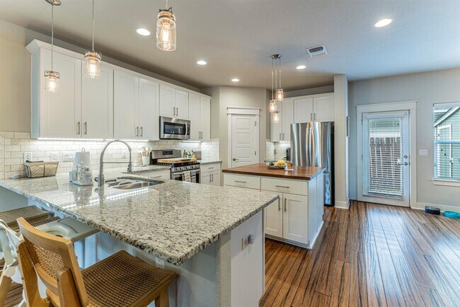 Photo - 1700 Singleton Ave