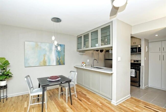 Building Photo - 7801 Shoal Creek Blvd Unit 146
