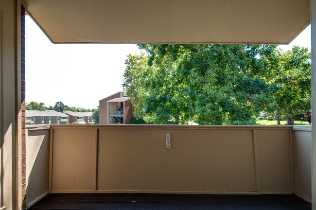 Building Photo - 515 Basswood Ave Unit K104