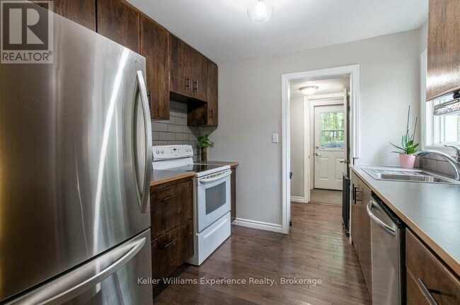 Photo - 85 Melrose Ave