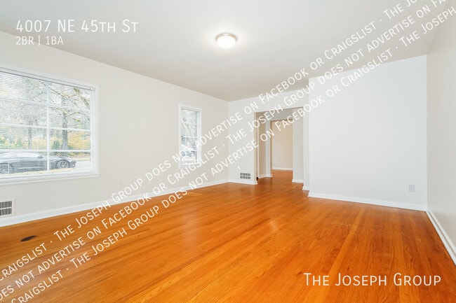 Photo - 4007 NE 45th St