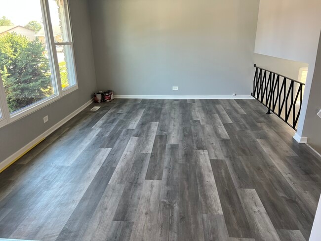 Photo - 385 Dover Ln