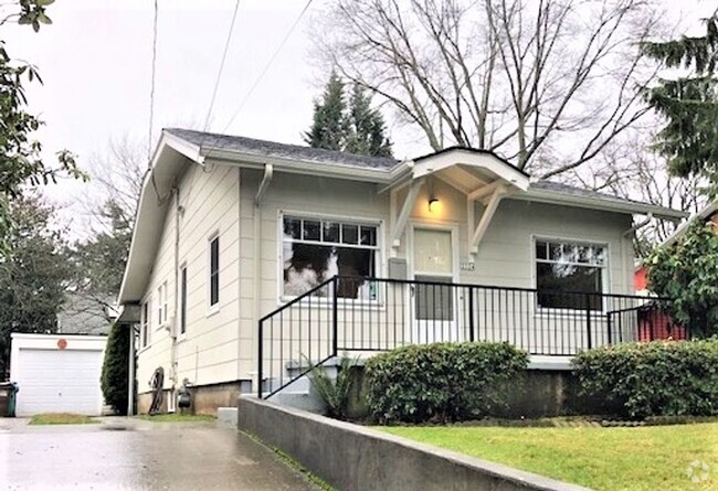 Building Photo - Overlook Bungalow Rental