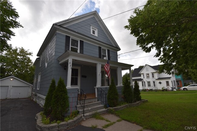 Photo - 625 Addison St