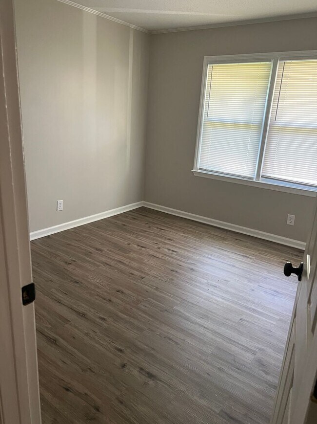 Photo - 1605 12th Ave