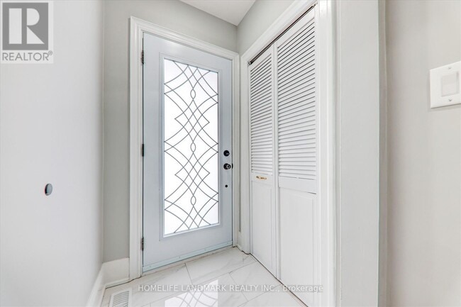 Photo - 270 Rupert Ave