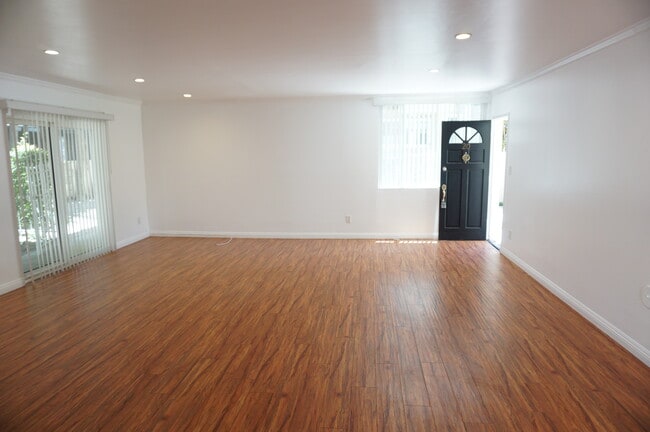 Photo - 4610 Densmore Ave Unit 20