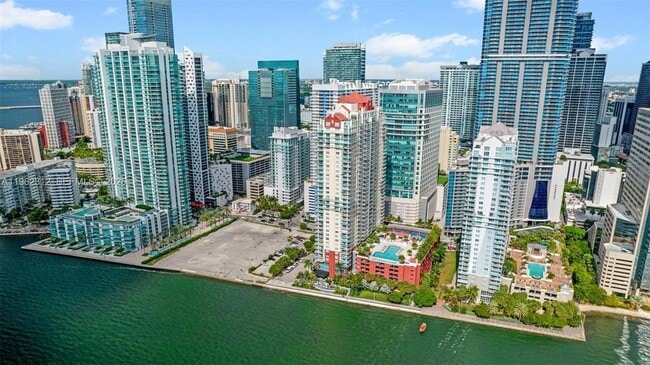 Building Photo - 1155 Brickell Bay Dr Unit 2203