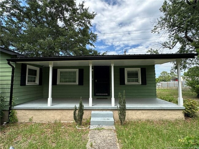 Building Photo - 420 W Mountain Dr