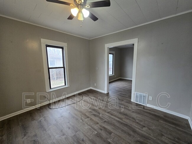 Photo - 214 Edwards St