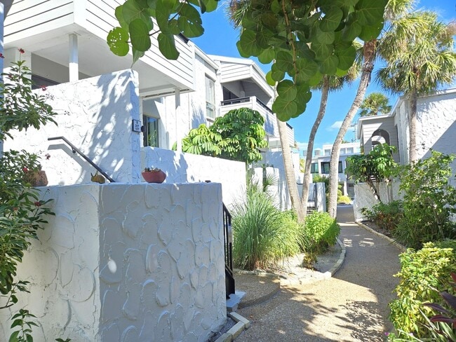 Photo - Seasonal Short-term 2 Bedroom 2 Bathroom C...