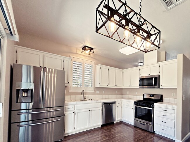 Photo - 253 Creektrail Ct