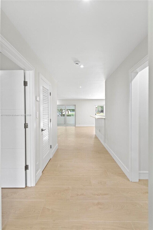 Photo - 809 Cypress Blvd