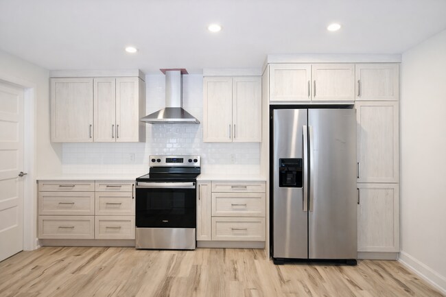 Photo - 359 Voyageur Pl