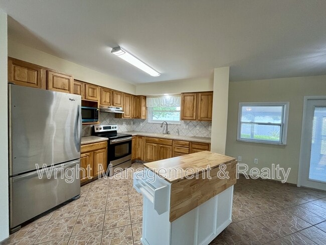Photo - 704 Torrey Pines Ave