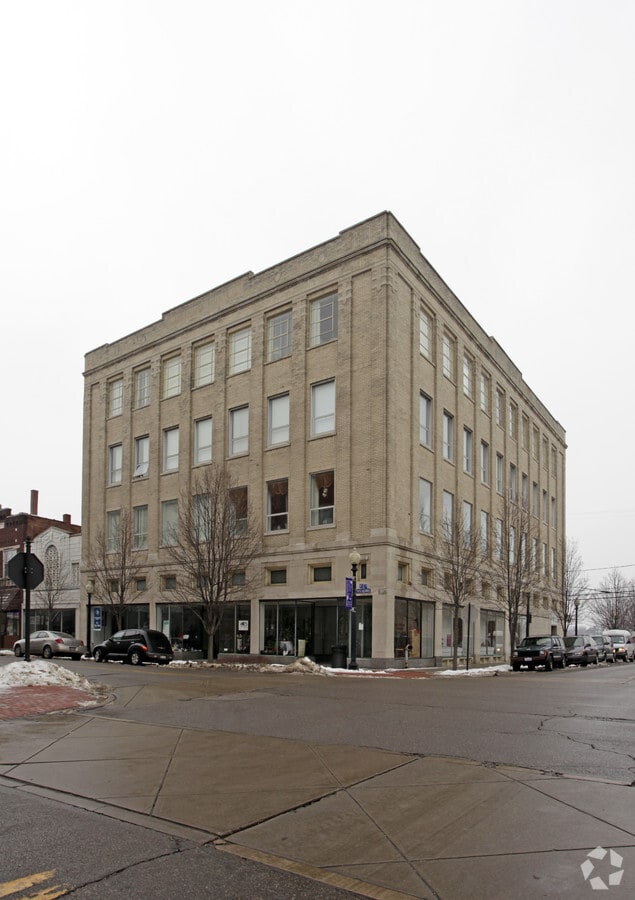 Alexander Square Apartments - Alexander Square Apartments