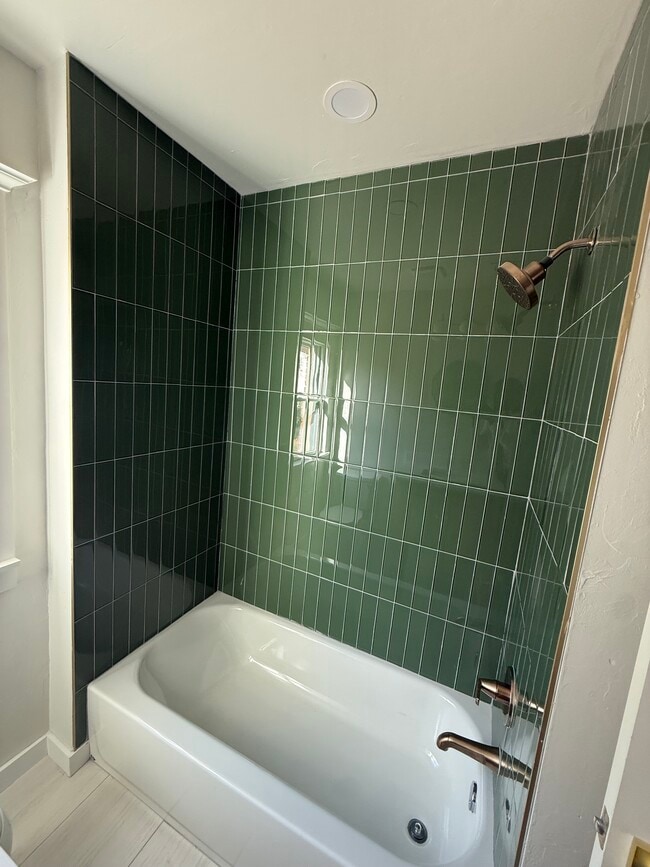 Shower/Tub