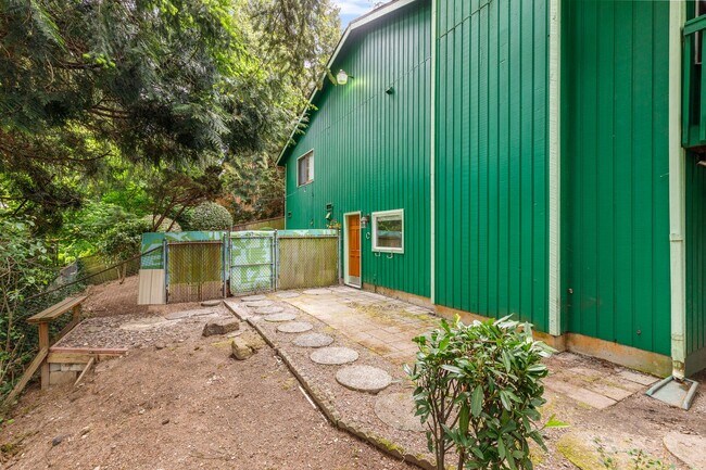 Photo - Great 2 bed 1 bath Condo in Woodridge of B... Unit C