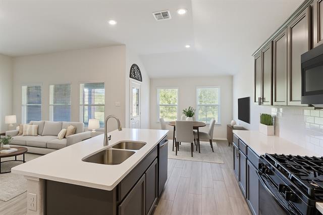 Photo - 1460 Acmite Ave