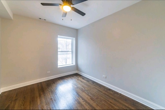 Photo - 5824 S Michigan Ave