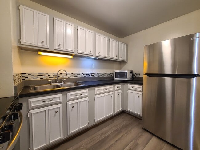 Photo - 4343 N Clarendon Ave Unit 1012