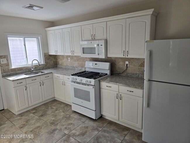 Building Photo - 420 St Thomas Dr