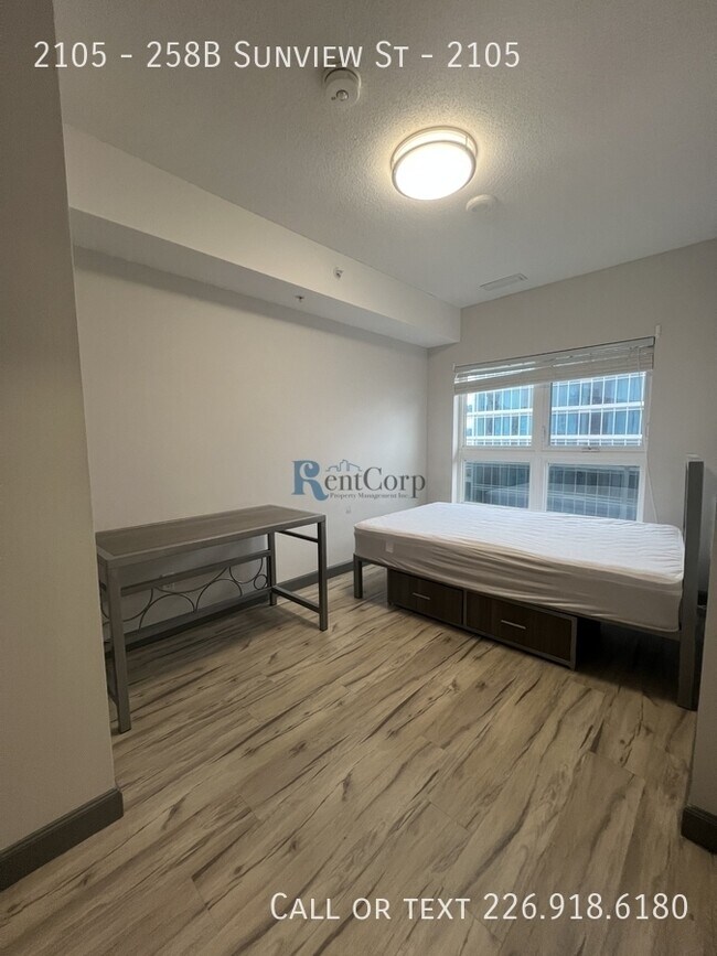 Photo - 258B-258B Sunview St