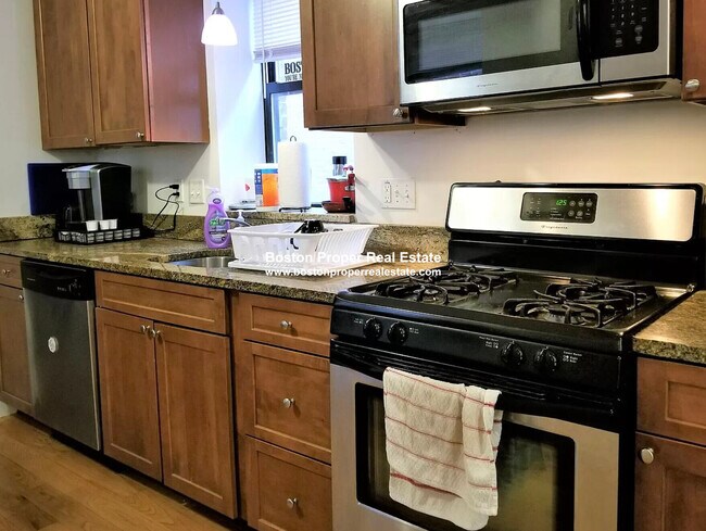 Photo - 64 Louis Prang St Unit 3