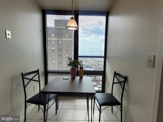 Photo - 2020 Walnut St Unit 23L