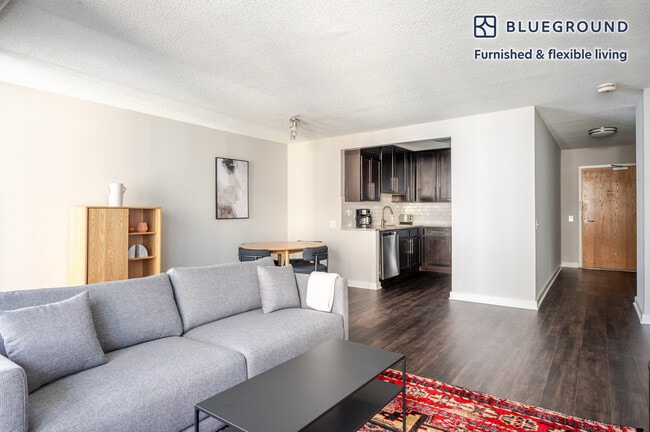 Photo - 77 W Huron St Unidad FL10-ID1221