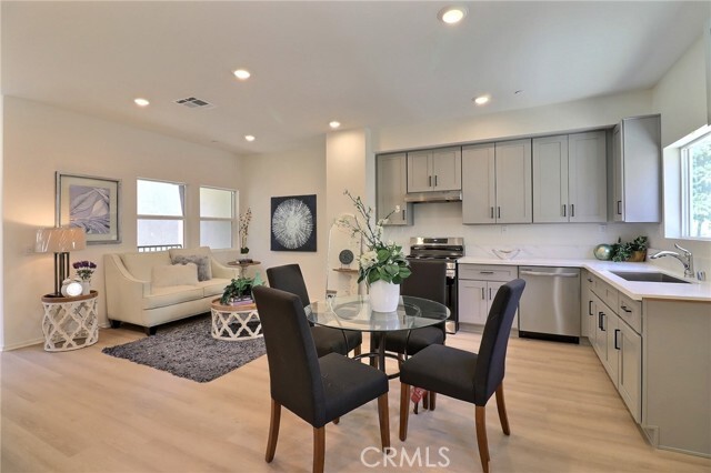 Building Photo - 1632 W Mission Blvd Unit 101 Rental