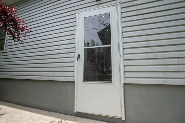 Photo - 104 Dominion Rd