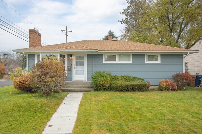 Building Photo - 6028 N Lincoln St