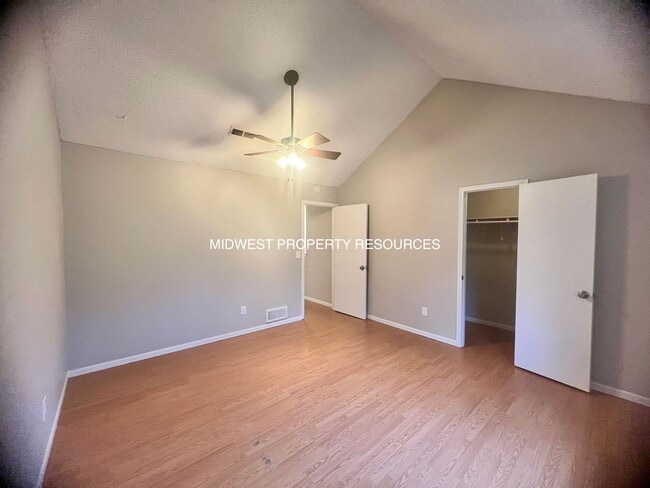 Photo - Beautiful 2 Bedroom Townhome with Updated Kitchen