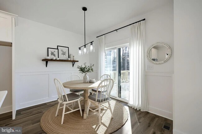 Photo - 1024 Trinity Rd