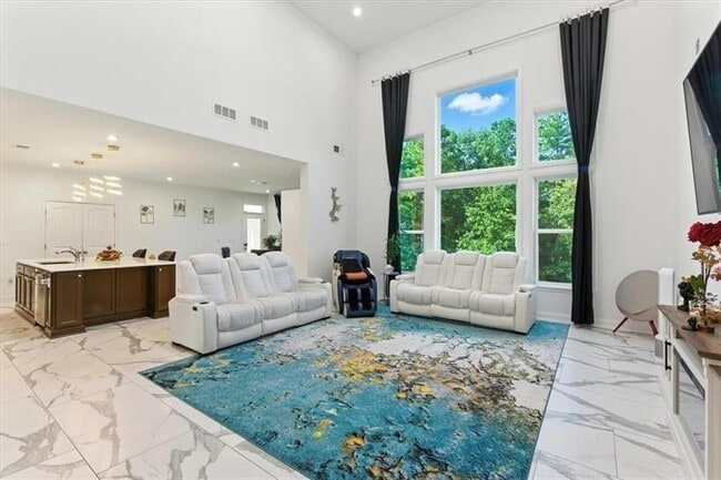 Photo - 2121 Harmony Dr