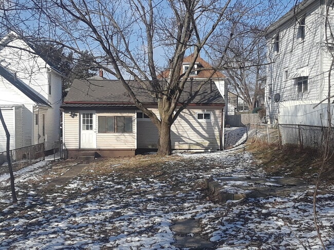 222 Rosehill Ave